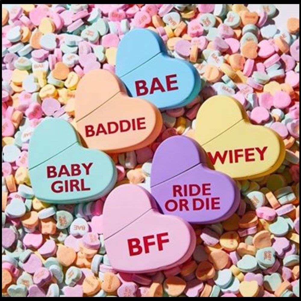 ❌SOLD❌ BABY GIRL KKW Kimoji Fragrance Hearts